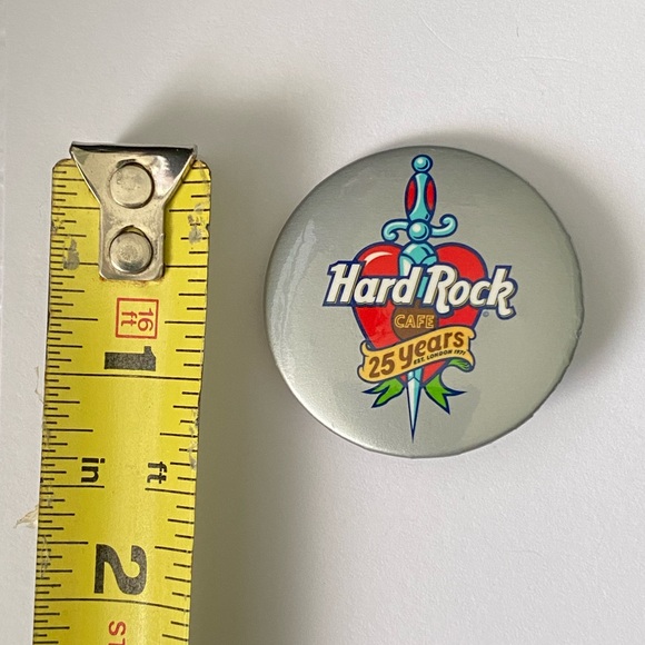 Hard Rockk Cafe 25 Years Button Pin - Picture 4 of 4